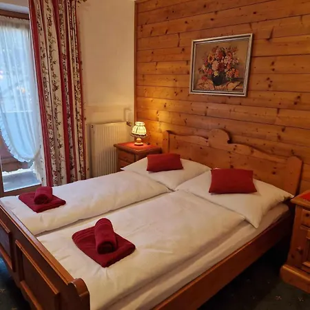 Alpenrose Bed and breakfast 3*