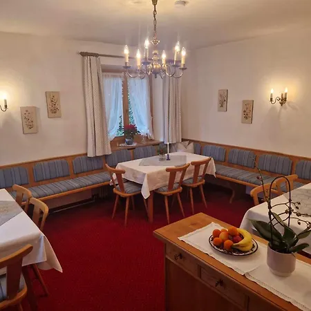 Alpenrose Bed and breakfast 3*