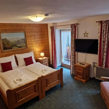 Alpenrose Bed and breakfast 3*