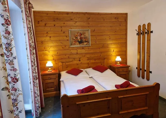 Alpenrose Bed and Breakfast 3*