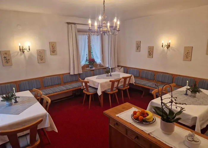 Alpenrose Bed and Breakfast 3*